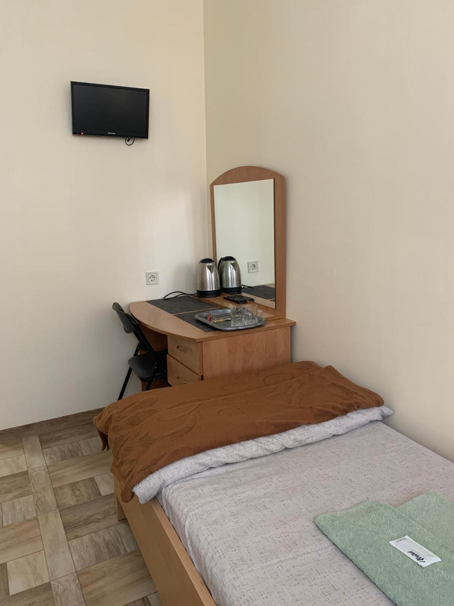 Hostel Iskra Lviv Exterior photo